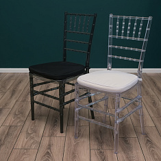 Стул кьявари прозрачный с белой подушкой